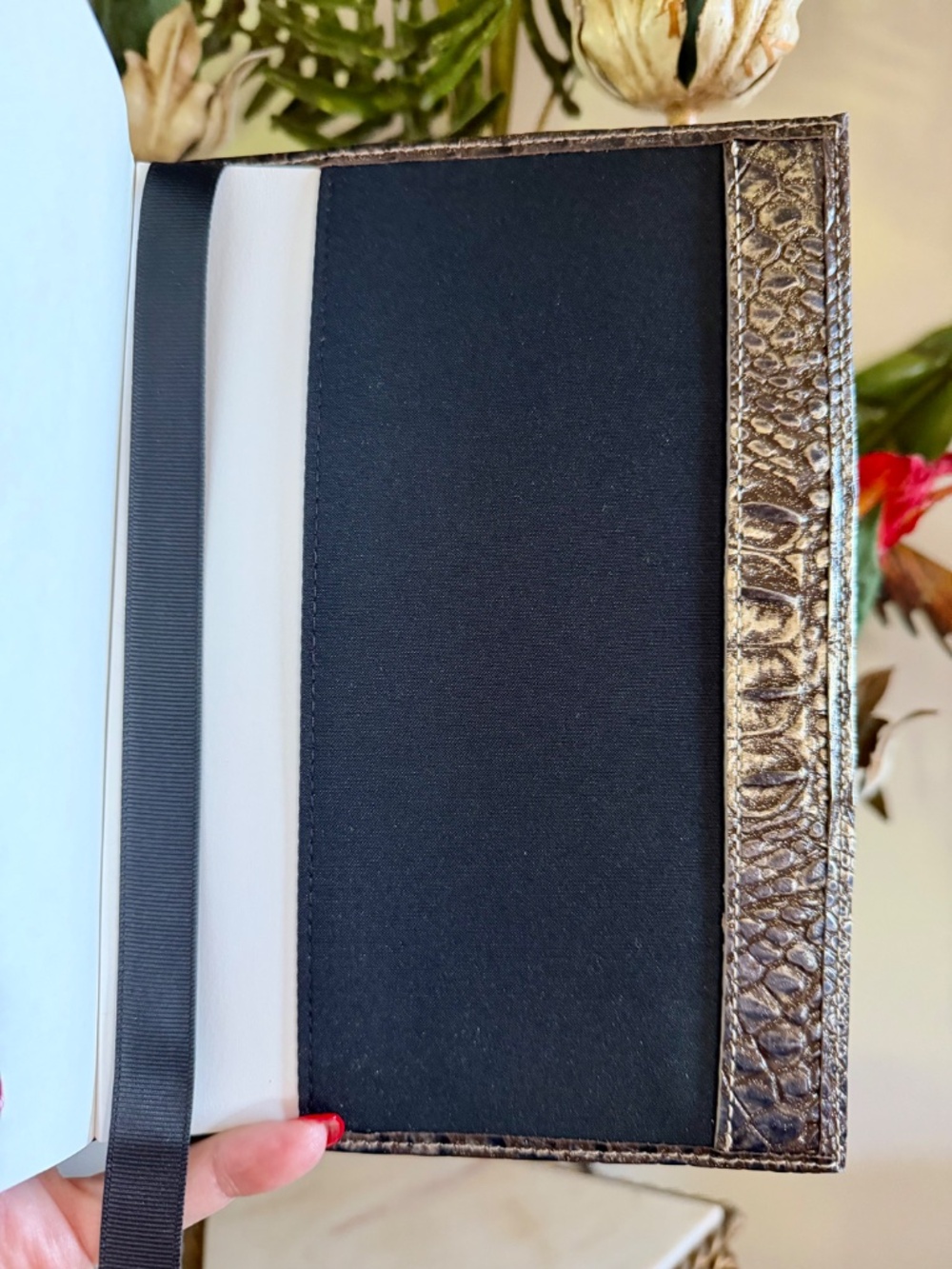 🌟NWT Brahmin Black ONYX Sample Leather Journal Metallic Gold Glitter Flecks 🌟 - Picture 9 of 10